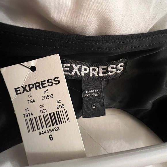 Black and white express form fitted dress - Picture 3 of 4